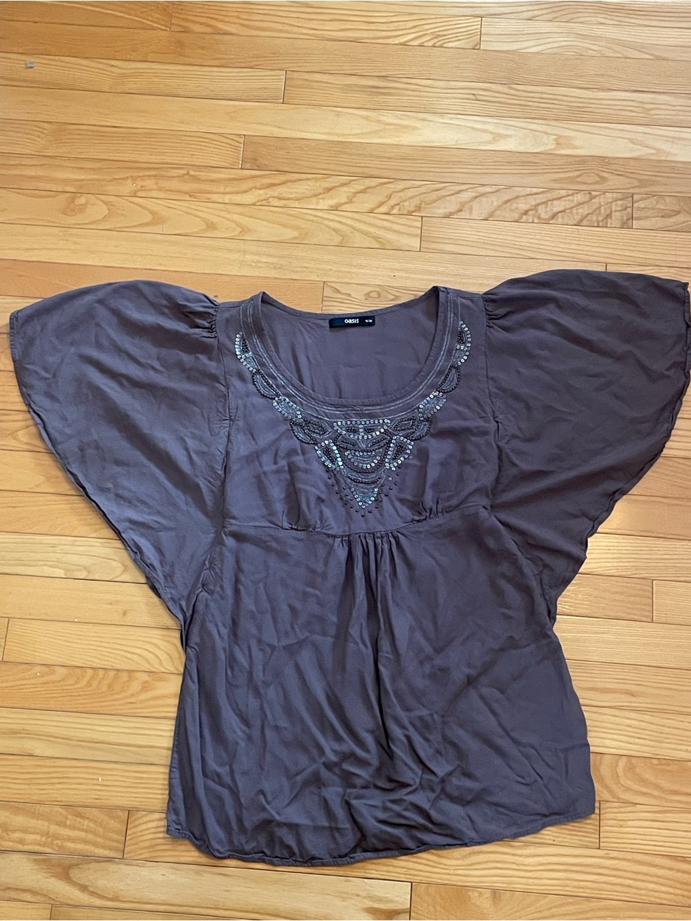 00s Y2K Boho Oasis Gray Embellished Scoop Neck Batwing-Style Sleeves Womenβs Top